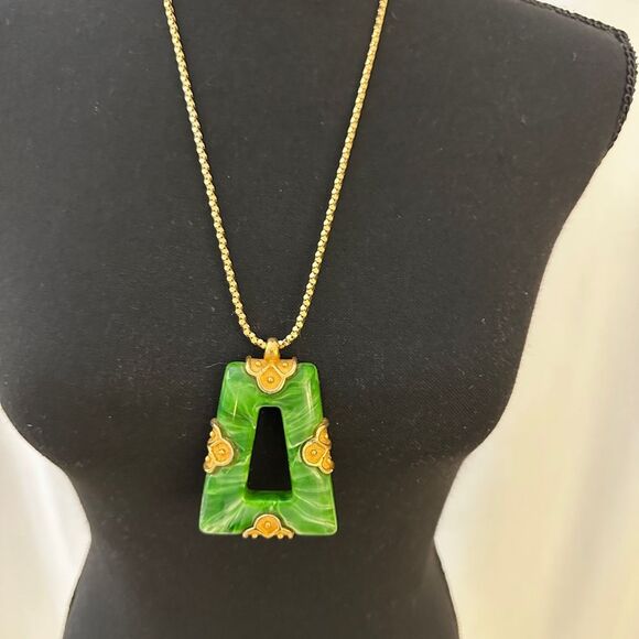 Betsey Johnson Vintage-Inspired Green Resin Pendant Necklace w/ Gold Key Tag - Picture 1 of 7